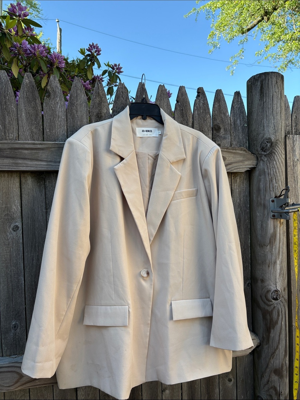 4th & Reckless 6XL beige blazer.